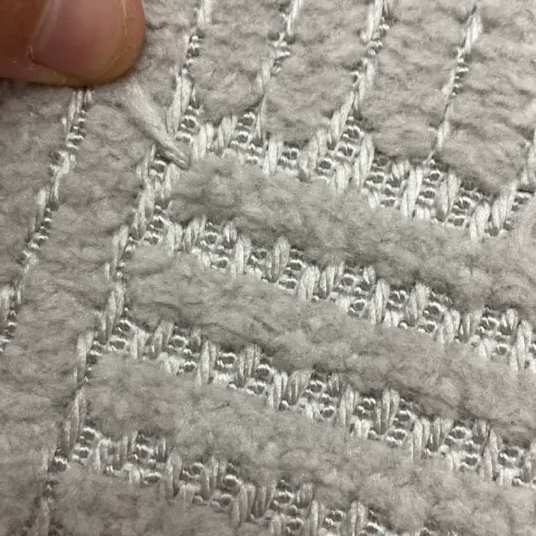 Özel Ölçü Bahanesine Karşı Ürün İadesi Reddedildi: Halıdaki İplik Atma Sorunu