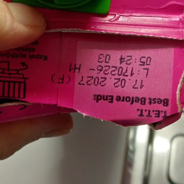 Jucy Markalı Küflü Meyve Suyu, Sağlık Riski Taşıyor