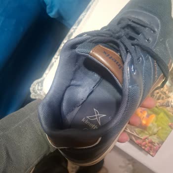 Kısa Sürede Yırtılan Ayakkabı Ve Yanıltıcı Mağaza Tutumu