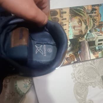 Kısa Sürede Yırtılan Ayakkabı Ve Yanıltıcı Mağaza Tutumu