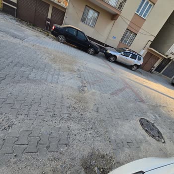 Kazı Sonrası Yolun Taş Döşenmemesi Ve Toz Sorunu