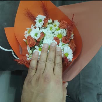 Eşimin Yıldönümü İçin Sipariş Edilen 30×40 CM Çiçek Küçük Geldi Tam İade Talebi