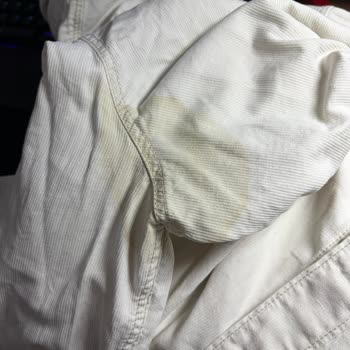 Mavi Gömlekte Renk Atması Nedeniyle Değişim Ve Telafi Talebi