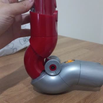 Dyson V12 Koltuk Altı Aparatının Tekrarlanan Arızası Ve Ücretsiz Değişim Talebi