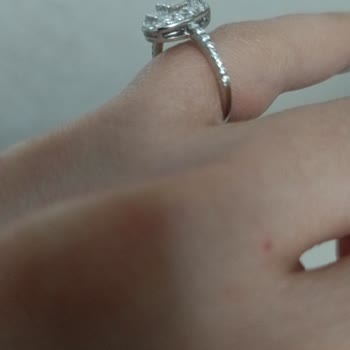 Yanlış Ölçüde Gelen Yüzük Ve Mağazanın Yardımcı Olmaması