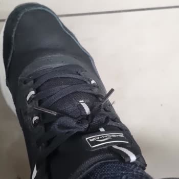 Skechers Ayakkabısının Tabanı 7 Ayda Dökülerek Kullanılamaz Hale Geldi