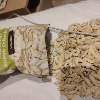 Çerezya Kabak Çekirdeği Küflü Ve Acı, Sağlık Ve Güven Endişesi