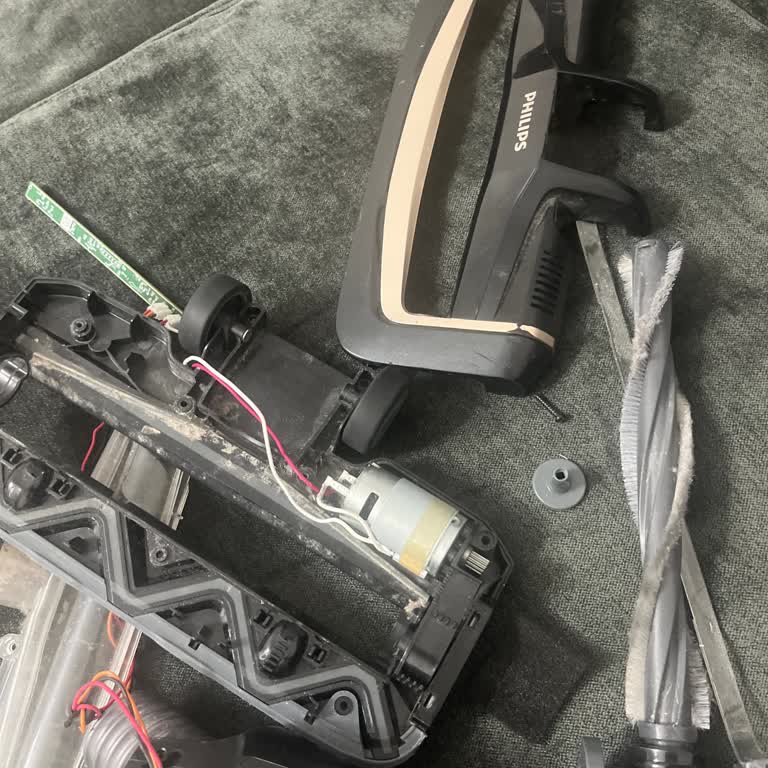 Philips 9000 Süpürge Başlığı Kırıldı, Garanti Reddi Ve Ücretsiz Değişim İsteği