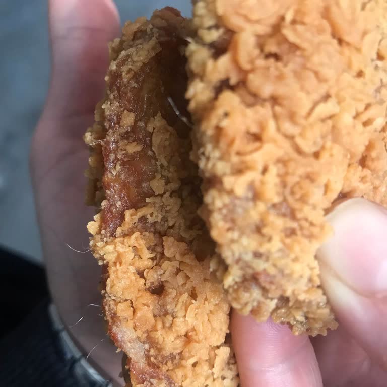 Yemeksepeti Üzerinden Popeyes Siparişindeki Çiğ Tavuk Ve Kıl/Tüy Hijyen Sorunu
