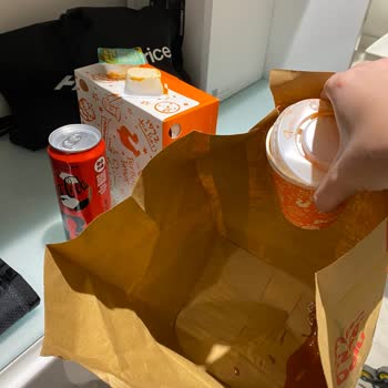 Popeyes Siparişinde Sos Dökülmesi Ve Kullanılamaz Durum