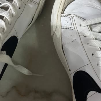 Nike Blazer Mid ‘77 Modelinde Yan Açılma Sorunu Sürekli Tekrarlıyor