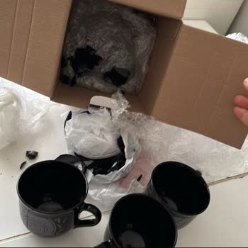 PTT Kargo’da Kırık Fincan Takımı Teslimatı Alıcıyı Mağdur Etti