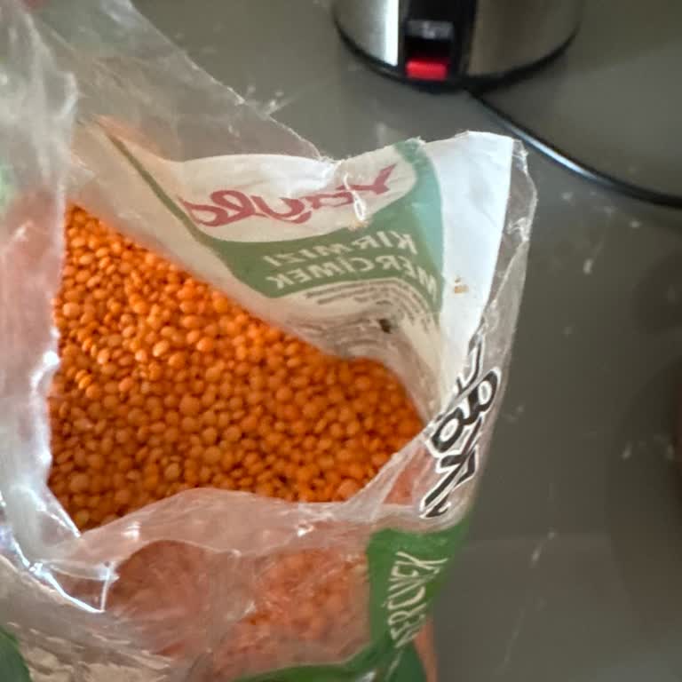 Yayla Kırmızı Mercimek Paketi Böceklenmiş Ve Son Kullanma Tarihi Geçmemiş