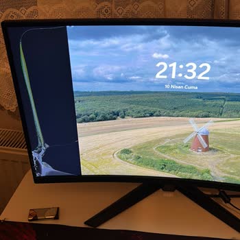 Hepsijet Kargolarında Dikkatsizlik Monitörümün Kırılmasına Yol Açtı