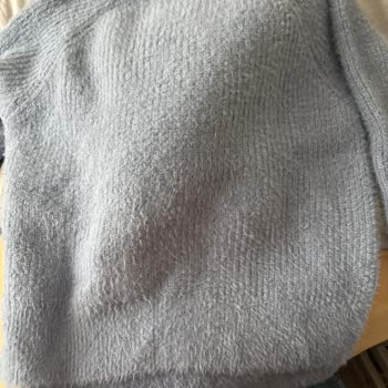 LCW Mağazasındaki Mavi Kazak Aşırı Tüy Döküyor, Değişim İstiyorum