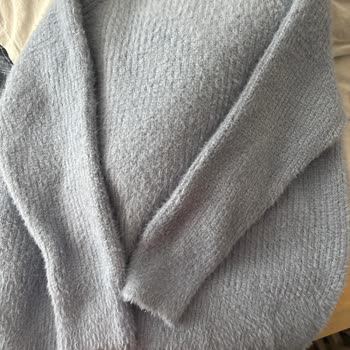 LCW Mağazasındaki Mavi Kazak Aşırı Tüy Döküyor, Değişim İstiyorum