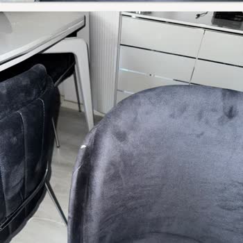 Rindo Mobilya’da Kırık Sandalyeler Ve Masalar, Satış Sonrası İlgisizlik