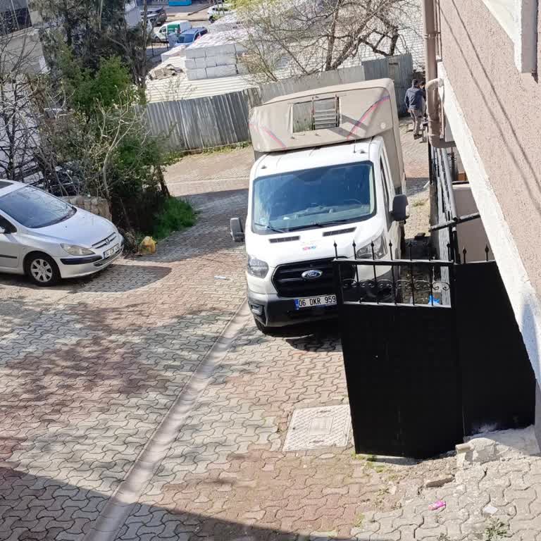 Bildirimsiz Erken Sabah Matkap Çalışması Çocukları Korkuttu