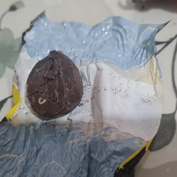 Son Kullanma Tarihi Geçmemiş Çikolata Bozulmuş, Bayramda Misafirleri Zor Duruma Soktu