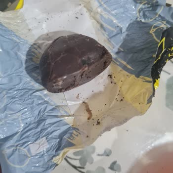 Son Kullanma Tarihi Geçmemiş Çikolata Bozulmuş, Bayramda Misafirleri Zor Duruma Soktu