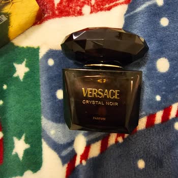 Versace Parfümünün Üretim Tarihi Aşılmış, Koku Performansı Yok