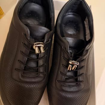 Üretim Hatası Olan Ayakkabının İadesi Ve Değişimi İçin Mağaza İlgisizliği