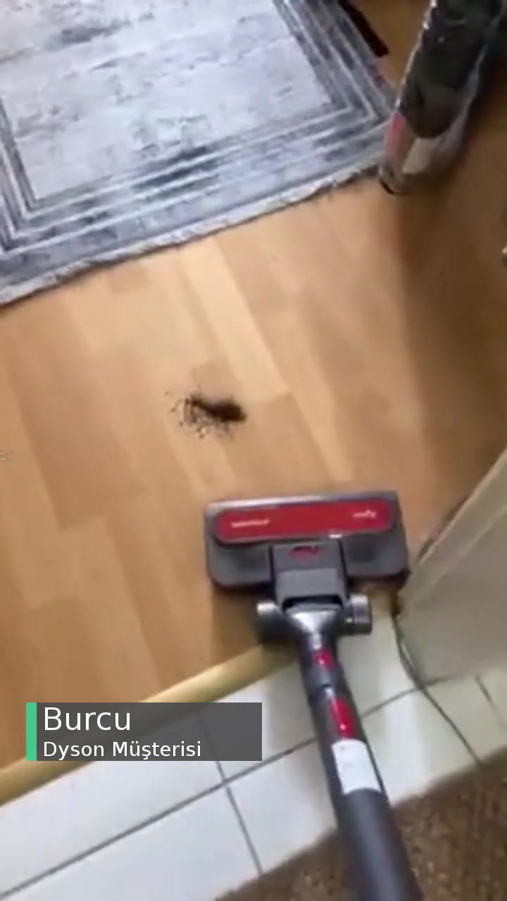 Dyson Big Ball Süpürge Serviste Yapılmadan Geri Geliyor videonun kapak resmi