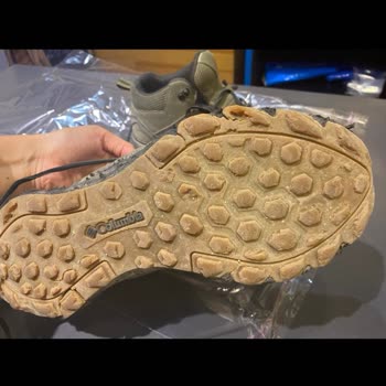 Ayıplı Columbia Şantiye Botu 3 Hafta Da Parçalandı, Mağaza Personeli Umursamaz