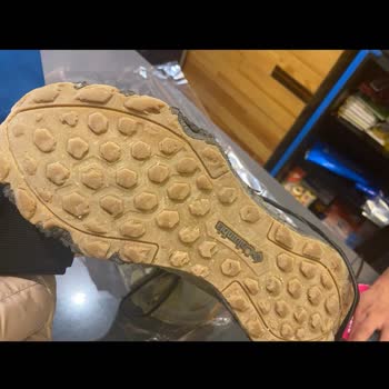 Ayıplı Columbia Şantiye Botu 3 Hafta Da Parçalandı, Mağaza Personeli Umursamaz