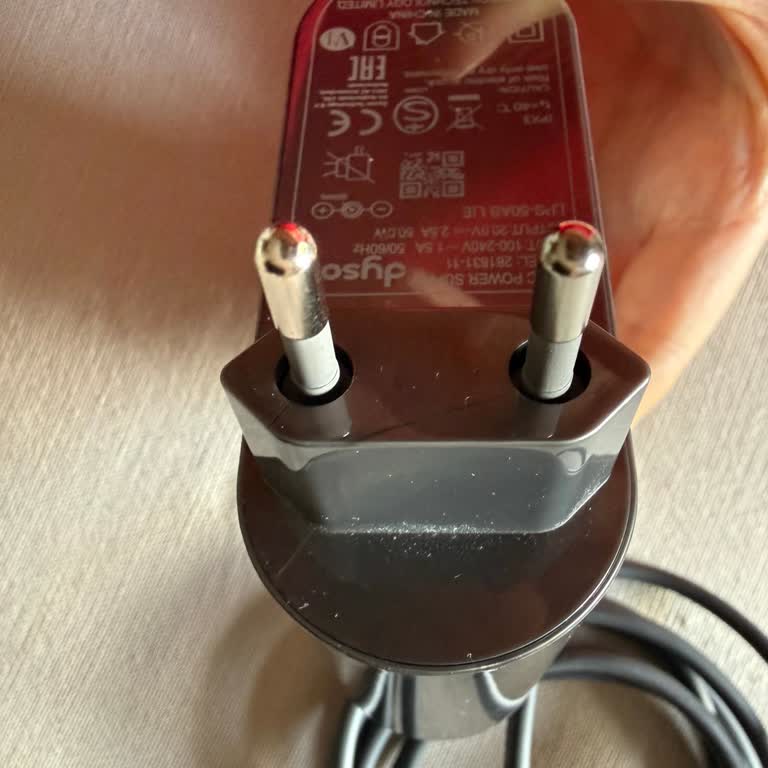 Garanti Kapsamındaki Dyson Adaptör Sorunu Ücretsiz Çözülmedi