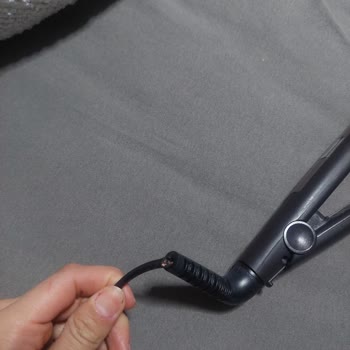 Remington Pro-Ceramic Ultra S5505 Saç Düzleştiricisinin Kablo Patlaması Ve Yangın Tehlikesi