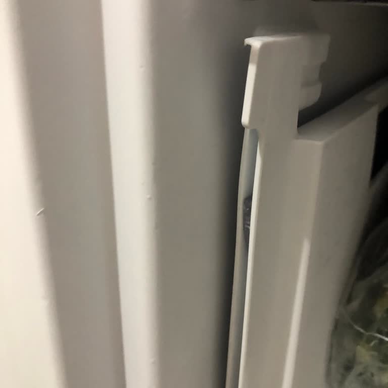 Dondurucu Çekmecesindeki Plastik Parçanın Kendiliğinden Ayrılması Ve Garanti Kapsamı Talebi