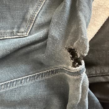 Mavi Pantolonun Üretim Kaynaklı Yırtılması Ve Değişim Talebi