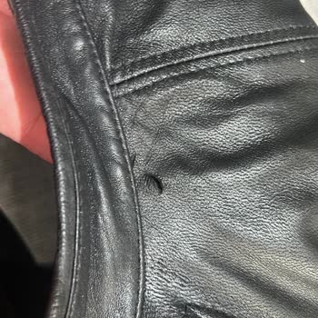 Garanti Kapsamında Olmadığı Söylenen Montda Sırt Yırtılması