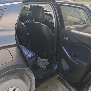 Opel Yetkili Servisinde Cam Stok Eksikliği, Uzun Bekleme Ve İkame Araç Talebi