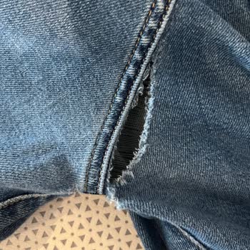 Levis Pantolonunun Kısa Sürede Yırtılması Ve Mağazanın Çözüm Sunmaması