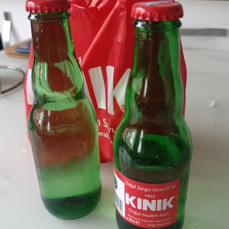 Kınık Sade Maden Suyunda Tekrarlayan Boş Şişe Ve Etiketsiz Ürün Sorunu
