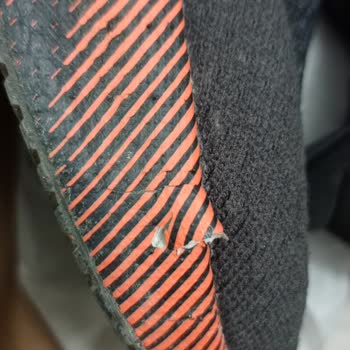 Adidas Ultraboost Ayakkabısında Hafif Kullanımda Taban Kırılması Ve Dayanıklılık Şikayeti