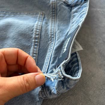 Jean Pantolonundaki Kemer Tokası Yırtılması Nedeniyle Ürün Değişimi Ve İade Talebi