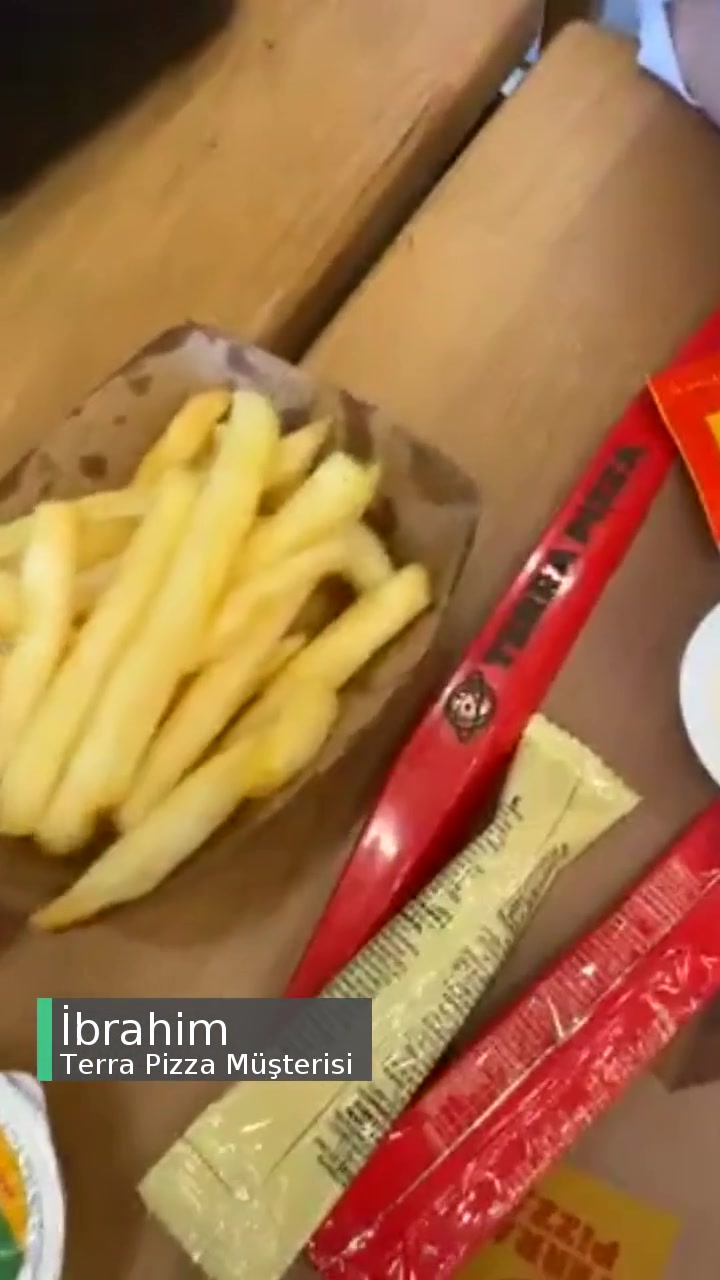 Terra Pizza Patates Porsiyonu Çok Küçük Geldi! videonun kapak resmi