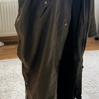 Allmiss Giyim’den Defolu Trençkotlar, Tekrarlanan Kargo Ücretleri Ve İletişimsizlik