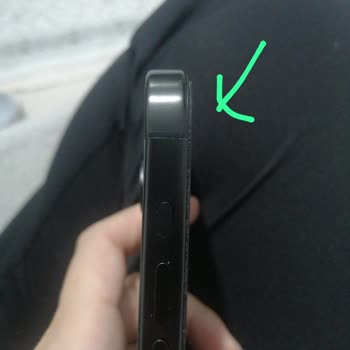 Sivas İvapark Kiit Teknoloji Mağazasında İphone 15 Pro Max Kılıfı Çıkarma Sırasında Cihaz Kırıldı