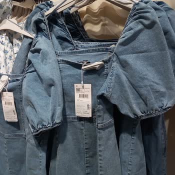 Aynı Kot Elbise İçin Farklı Fiyat Uygulaması