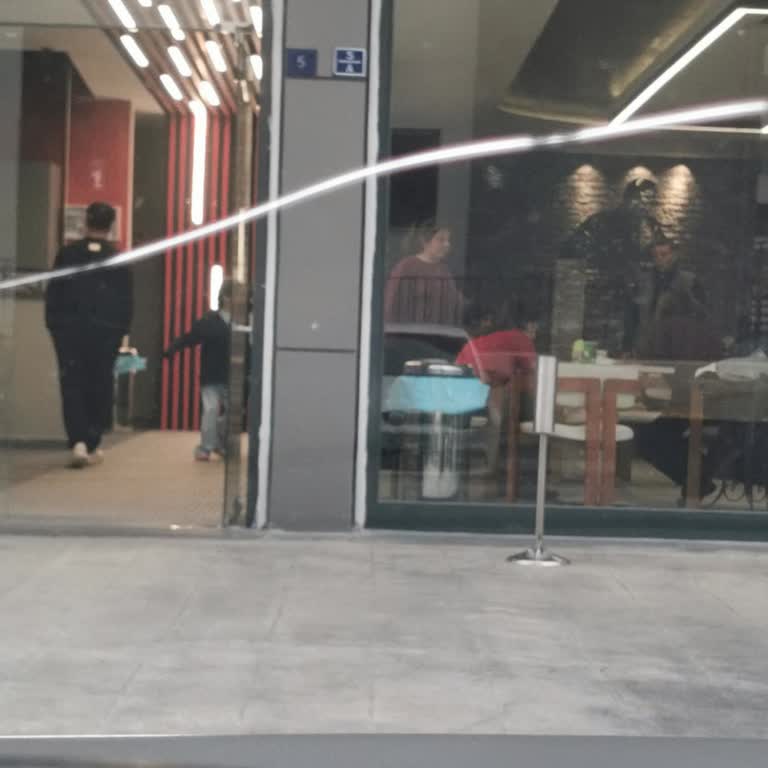 Kütüphane Sessizliğini Bozan Kafe Gürültüsü İçin Kalıcı Çözüm Gerekiyor