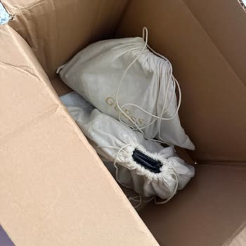 Kötü Paketleme, Kullanılmış Çanta Ve Yanıtsızlık Üzerine Değişim Talebi