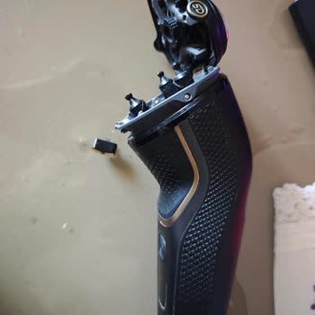Philips Tıraş Makinesindeki Kırık Düğme İçin Yedek Parça Temini Talebi