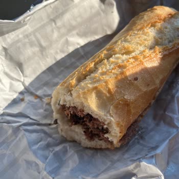 Arby's Şubesinde Yarım Sandviç, Hijyen Sorunu ve Saygısız Personel