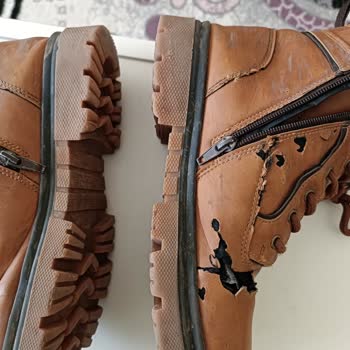 İki Yıllık Garantili Çocuk Botu 15 Gün İçinde Kullanılamaz, Üretim Hatası Yok Diyorlar