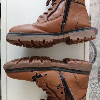 İki Yıllık Garantili Çocuk Botu 15 Gün İçinde Kullanılamaz, Üretim Hatası Yok Diyorlar