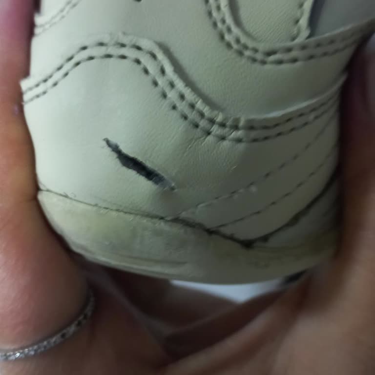 Skechers Ayakkabısında Kısa Sürede Ön Kısım Yırtıldı, Üretici Sorumluluğu Reddedildi